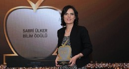 Sabri Ülker Bilim Ödülü’nün bu yılki kazananı Doç. Dr. Elif Nur Fırat Karalar oldu