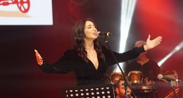 Öykü Gürman’dan Muhteşem Konser!