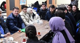 Aksaray Belediyesi’nden final haftasında öğrencilere çorba ve tatlı ikramı