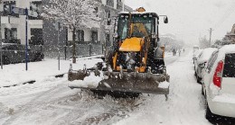 Gölcük Belediyesi Ekipleri Karla Mücadele Seferberliğinin 7/24 Sürdürüyor
