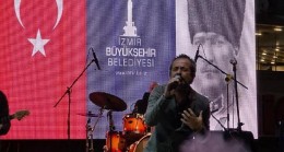 İzmirliler 2022’ye müzikle girdi