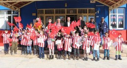 Başkan Böcek İbradılı öğrencilere Antalyaspor forması hediye etti