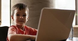 Zoom, Güvenli İnternet Günü için dijital ortamda çocukları koruma ipuçları paylaştı