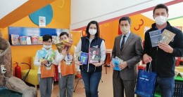 Aliağa Belediyesi’nden Okullara 5 Bin 260 Kitap