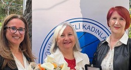 Türk Üniversiteli Kadınlar Derneği İzmir Karşıyaka Şubesi, bu yılki “Yöresine Değer Katan Kadın” ödülüne, KİT-VAK  Yönetim Kurulu Başkanı İklil Ulueren’i layık gördü.