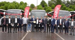 Anadolu Isuzu Yetkili Satıcısı Enke Otomotiv’den Ofses Turizm’e 15 adet Novo Lüx midibüs teslimatı