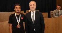 Balkan 3'üncüsü Milli Sporcu Mecliste Ödüllendirildi