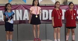 Bayraklılı sporculardan 'Badminton' başarısı