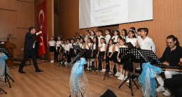 Karabağlar Belediyesi Çocuk Korosu'ndan ilk konser