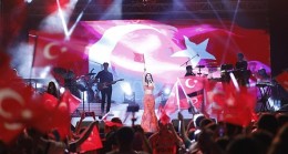 Aydın Büyükşehir Belediyesi bu yıl da 19 Mayıs Atatürk'ü Anma, Gençlik ve Spor Bayramı'nı coşku içerisinde kutladı