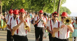 Küçükçekmece Belediyesi ve Seiba Uluslararası Hikâye Anlatıcılığı Merkezi'nin ortaklaşa düzenlediği 'V. Uluslararası Masalİstanbul' Festivali, Göl Kenarı Amfi Tiyatro'da başladı