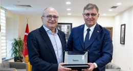 Atalarının izini İzmir’de sürüyor