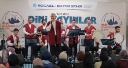 Kulakların da gönüllerin de pasını sildiler   