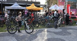 Kemer’de bisiklet turu ardından mini konser