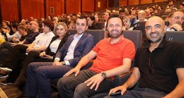 KO-MEK kursiyerlerine sahnede tam not