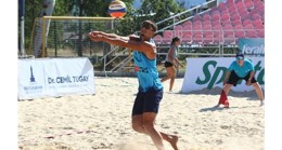 Plaj voleybolunun kalbi İzmir’de attı