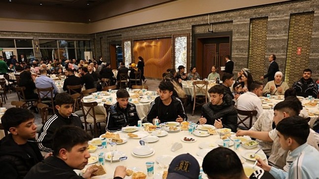 Kocaeli’de Roman vatandaşlar iftarda buluştu
