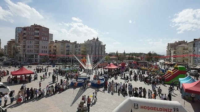 23 Nisan’da çocuklar doyasıya eğlendi