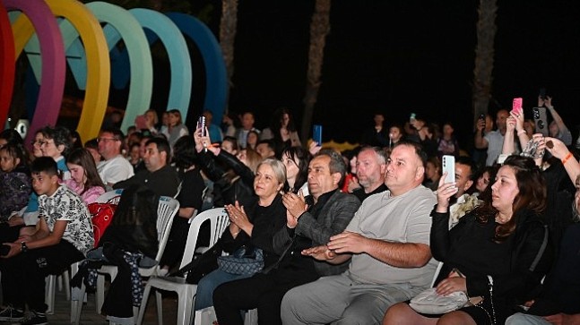 Kemer’de “Yaza merhaba partisi”
