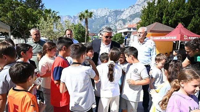 Başkan Topaloğlu kermese katıldı