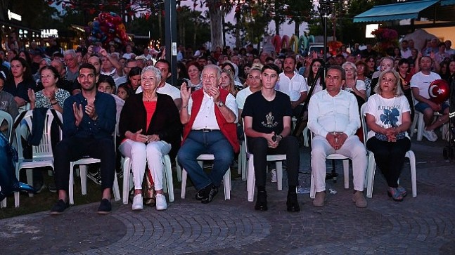 Dev orkestradan muhteşem konser