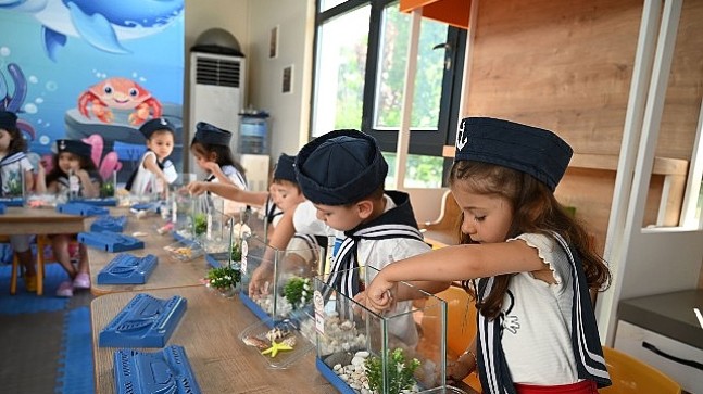 Minikler deniz canlılarını keşfetti