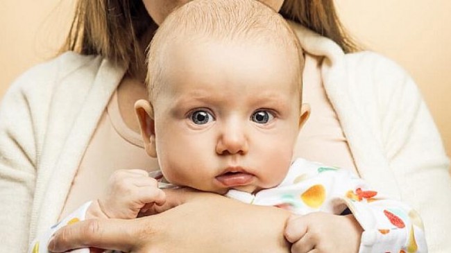Bebeğinizi Kucağa Almadan da Güvende Olduğunu Hissettirebilirsiniz