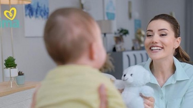Prima yeni reklam filminde, Fahriye Evcen’le birlikte bebeklerin dünyasına dokunuyor