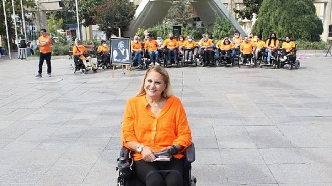 Dünya Omurilik Felçlileri Günü’nde Tekerlekli Sandalyeyle Empati Yaptılar