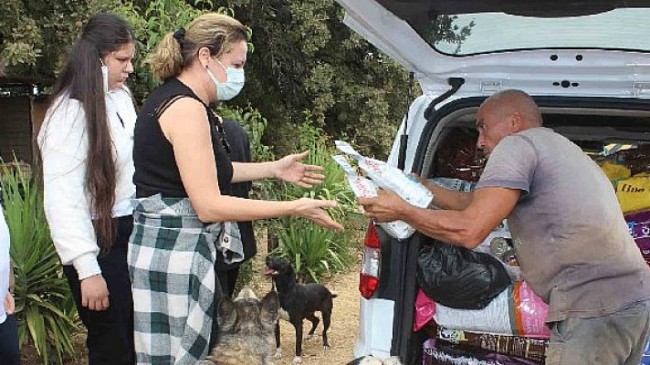 Bucalı öğrenciler can dostlar için yarım ton mama topladı