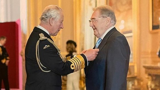 Türkiye’de İngiliz Ticaret Odası – BCCT Başkanı Chris Gaunt, OBE Nişanını Prens Charles’dan aldı