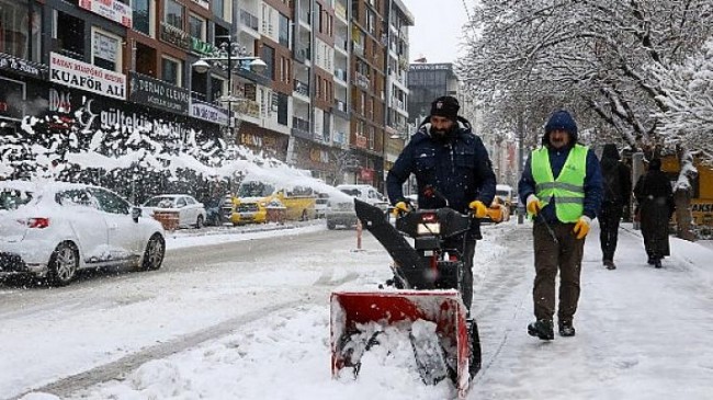 Büyükşehir Belediyesi Karla Mücadele Çalışmaları Devam Ediyor