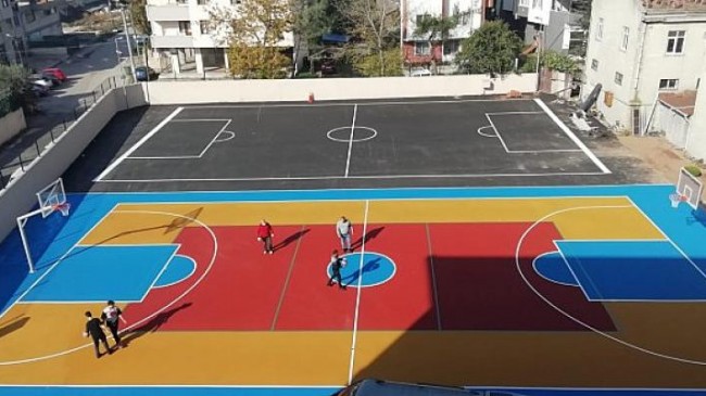 Büyükşehir’den 92 okula daha basketbol ve voleybol sahası