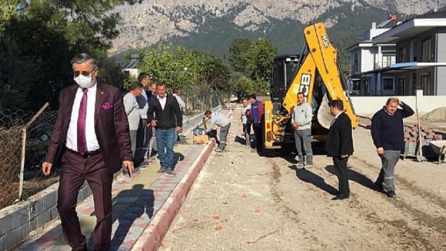 Başkan Topaloğlu, Göynük Mahallesindeki Yol Yapım Çalışmasını Denetledi