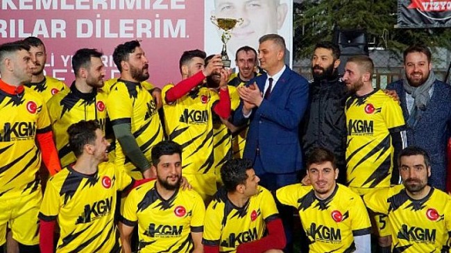 Gölcük Belediyesi Veteranlar Futbol Turnuvası’nda Şampiyon: Kgm Yapı