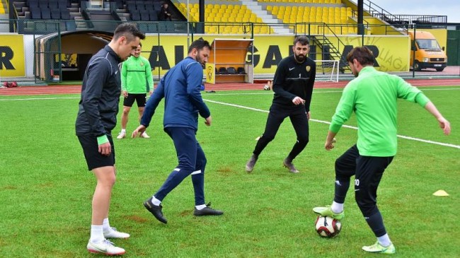 Lider Aliağaspor FK, Çiğli Deplasmanına Hazırlanıyor