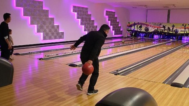 Nilüfer Belediyesi personeli bowlingde yarıştı