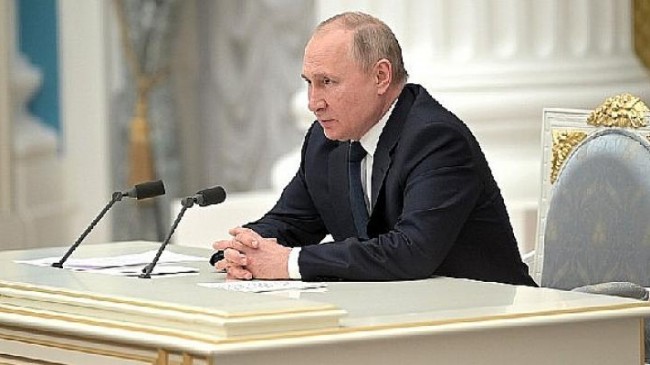 Putin Rus iş çevrelerinin temsilcileriyle toplantı gerçekleştirdi.