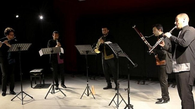 Anadolu Nefesli Beşlisi,  müzikseverleri dünya turuna çıkardı