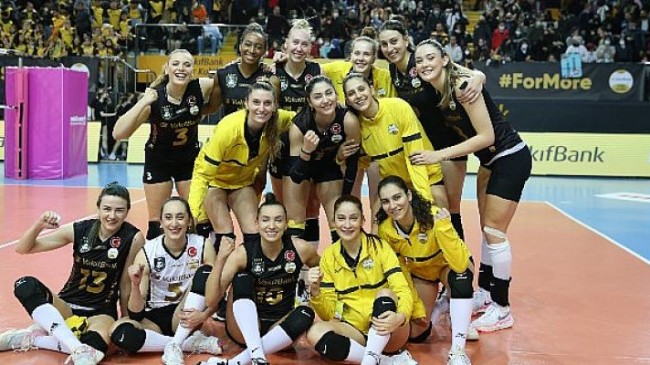 Lider VakıfBank kazanmaya devam ediyor