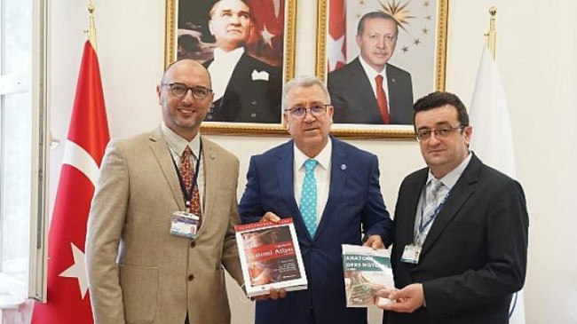 Egeli akademisyenlerden Türkçe literatüre iki yeni eser