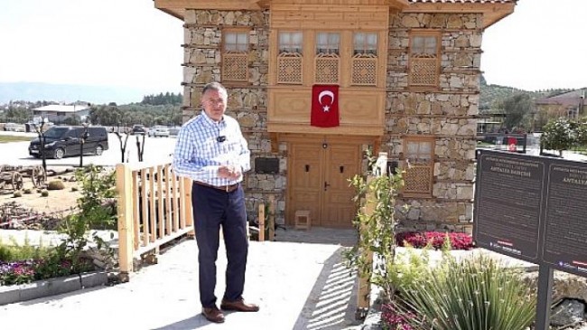 Hatay Büyükşehir Belediye Başkanı Doç. Dr. Lütfü Savaş, Antalya Bahçesini tanıttı