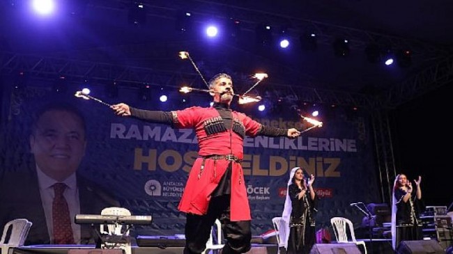 Kafkas oyunları ve yöresel türkülerle keyifli bir Ramazan akşamı