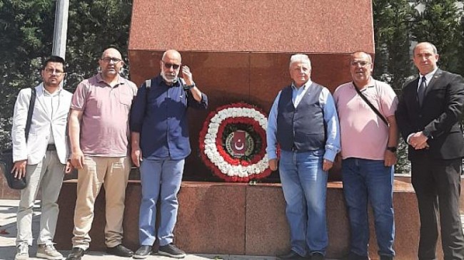 İGC Yönetimi Hasan Tahsin Anıtına çelenk bıraktı