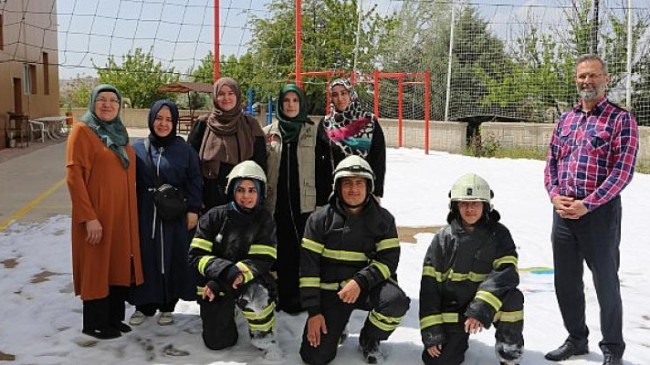 Nevşehir İtfaiyesi Gönüllülere Yönelik Eğitim Programlarını Sürdürüyor