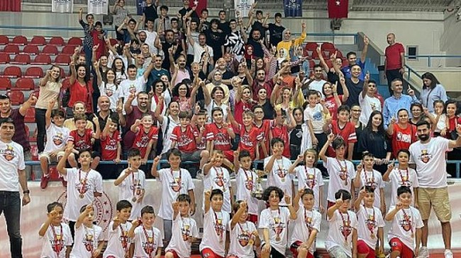 Gölcük Belediyespor U-10 Basketbol Takımı Kocaeli Şampiyonu