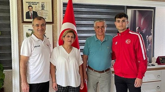 Milli Karateci Surmanidze’den Başkan Topaloğlu ‘na Ziyaret