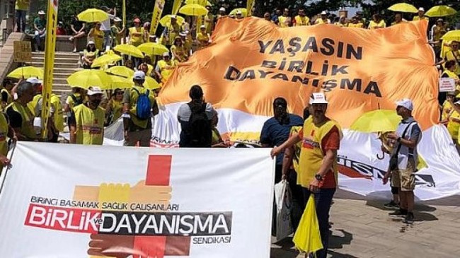 Birlik ve Dayanışma Sendikasından Yönetmelik Tepkisi: İhtar puanı alanın maaşı kesilerek Sağlık çalışanları susturulmak isteniyor