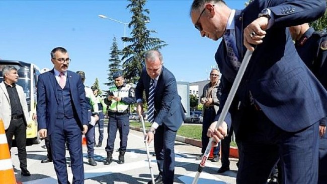 İnegöl’de “Yayalara Öncelik, Hayata Saygı Duruşu” Etkinliği Yapıldı