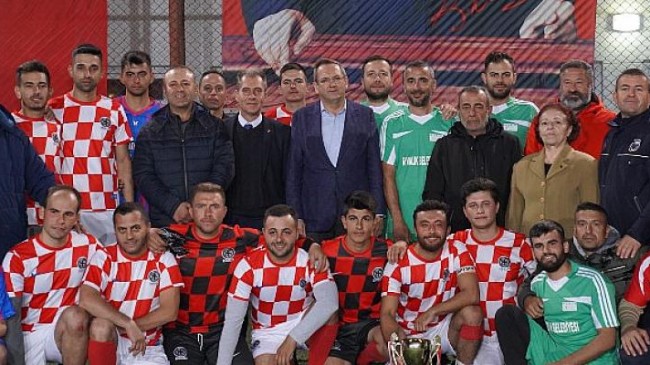 Kırsal Mahallelerarası Futbol Turnuvası’nda Cumhuriyet Kupası Tıfıllar’ın